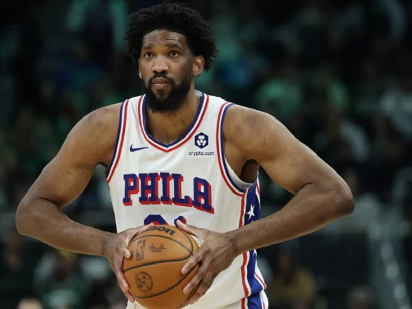 Berita Basket NBA: Philadelphia 76ers mengatakan pada hari Jumat bahwa bintang Joel Embiid akan absen selama sisa musim reguler