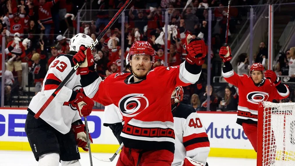 Rekor Negatif Hurricanes: Carolina Hurricanes