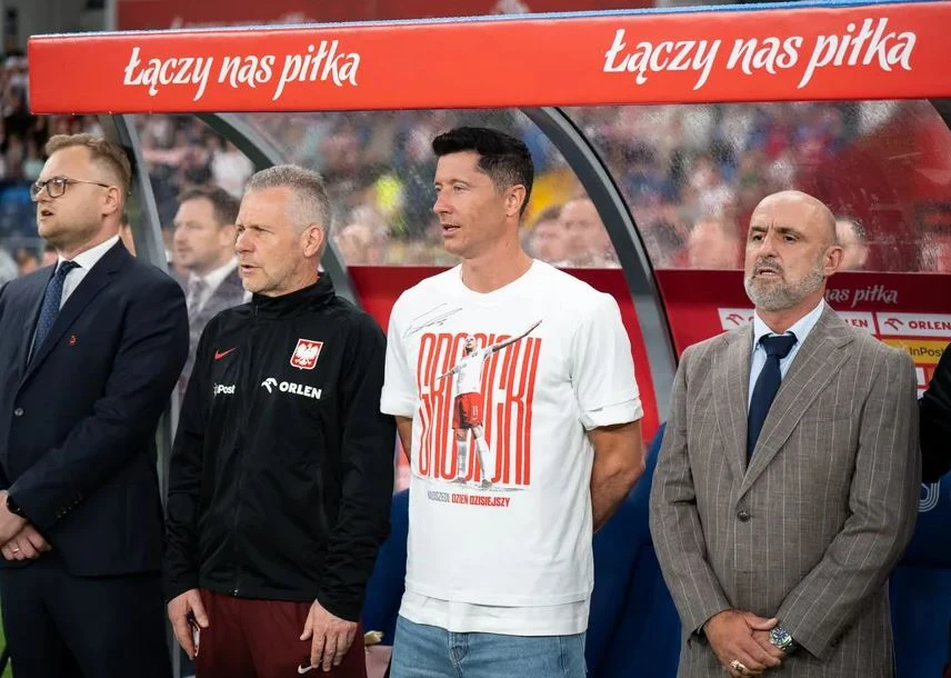 Pelatih Polandia Mundur! Buntut Kisruh Ban Kapten Lewandowski?