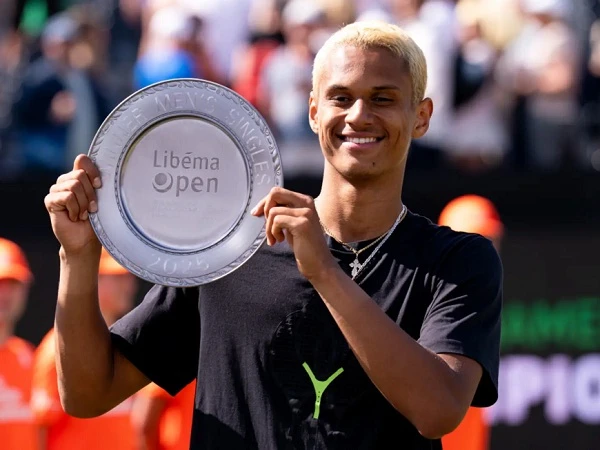 Gabriel Diallo Sabet Gelar Pertama Dalam Karier Di ‘s-Hertogenbosch