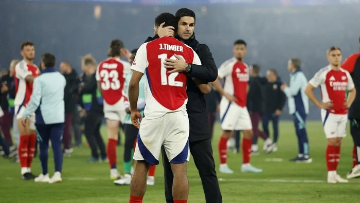 Bukan Arsenal, Ini 2 Klub yang Dijagokan Rio Ferdinand Juara EPL