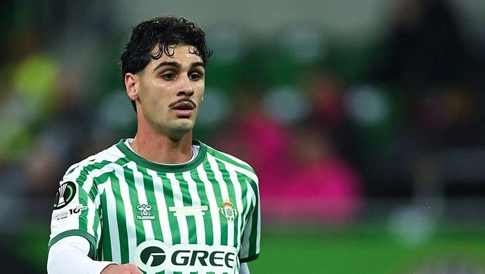 Atletico Madrid Gaet Gelandang Real Betis Ini