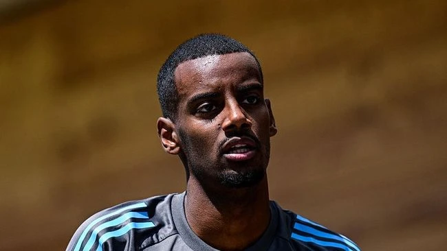 Beberapa Pemain Newcastle Yakin Isak Pindah ke Liverpool