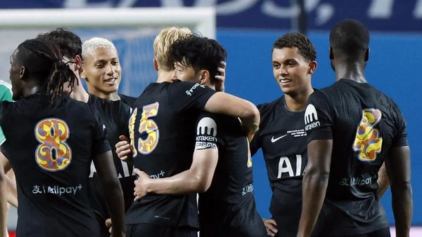 Spurs Susah Juara, Daniel Levy pun Bingung