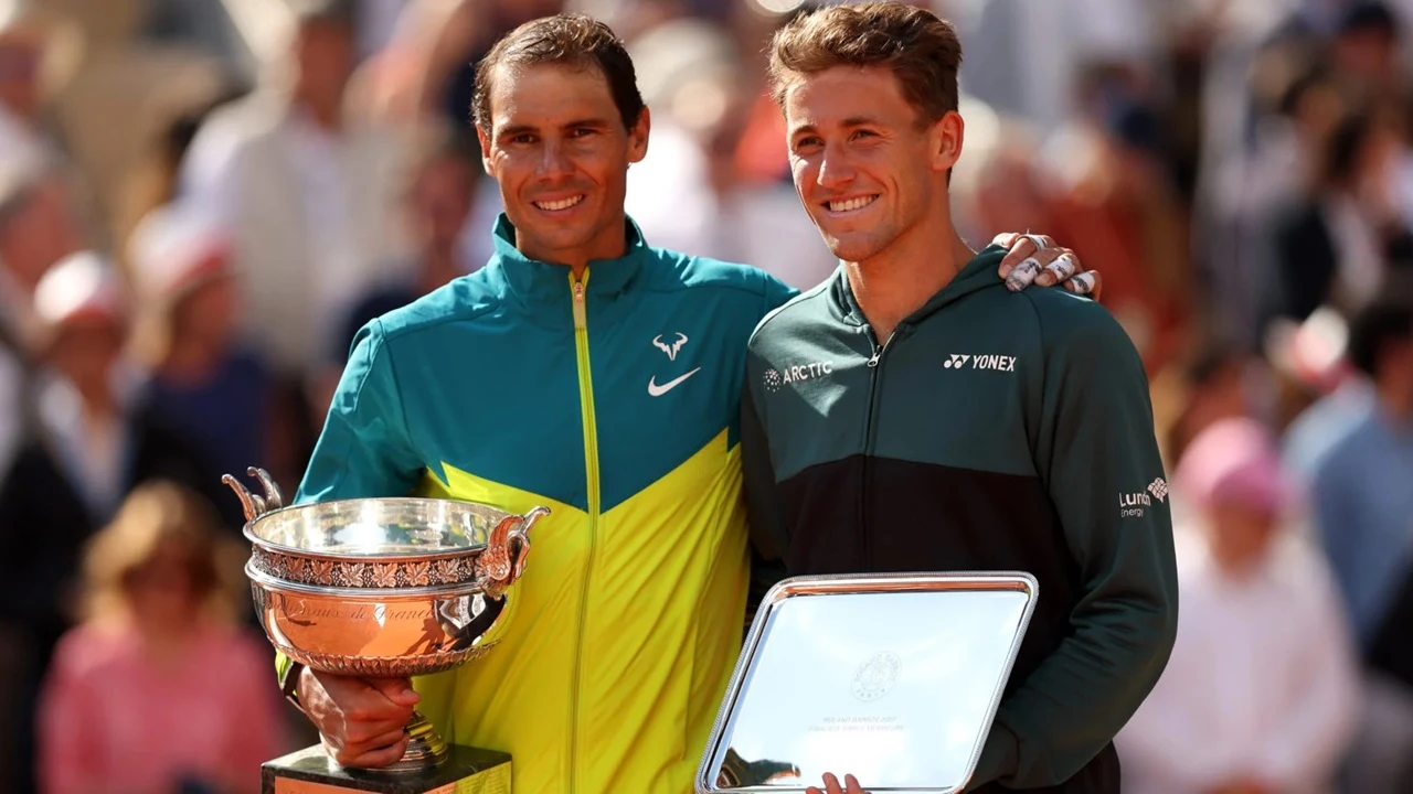 Casper Ruud Sebut Perbedaan Besar Saat Hadapi Dua Legenda Tenis Ini